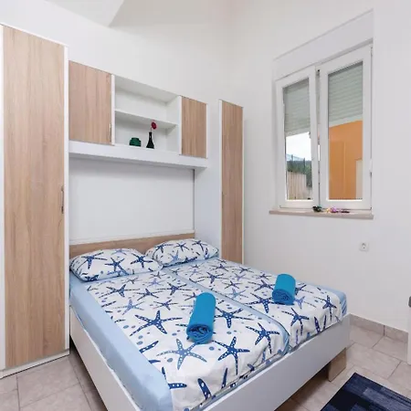 One-bedroom In Apartment Jadranovo